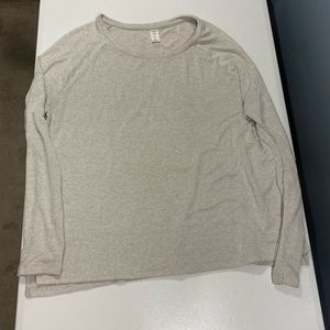 Old navy Luxe Long Sleeve womens size M. Cream color. Smoke/pet free home